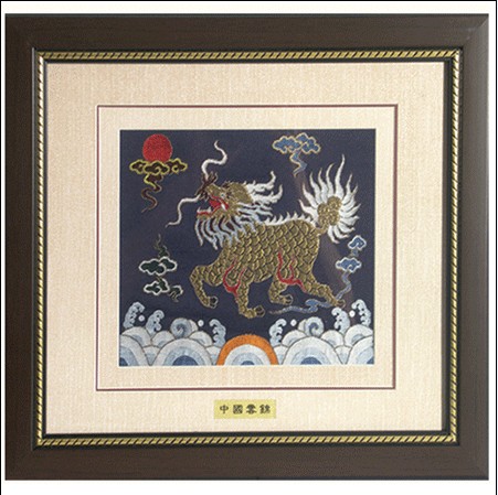 云锦麒麟飞天木框框画