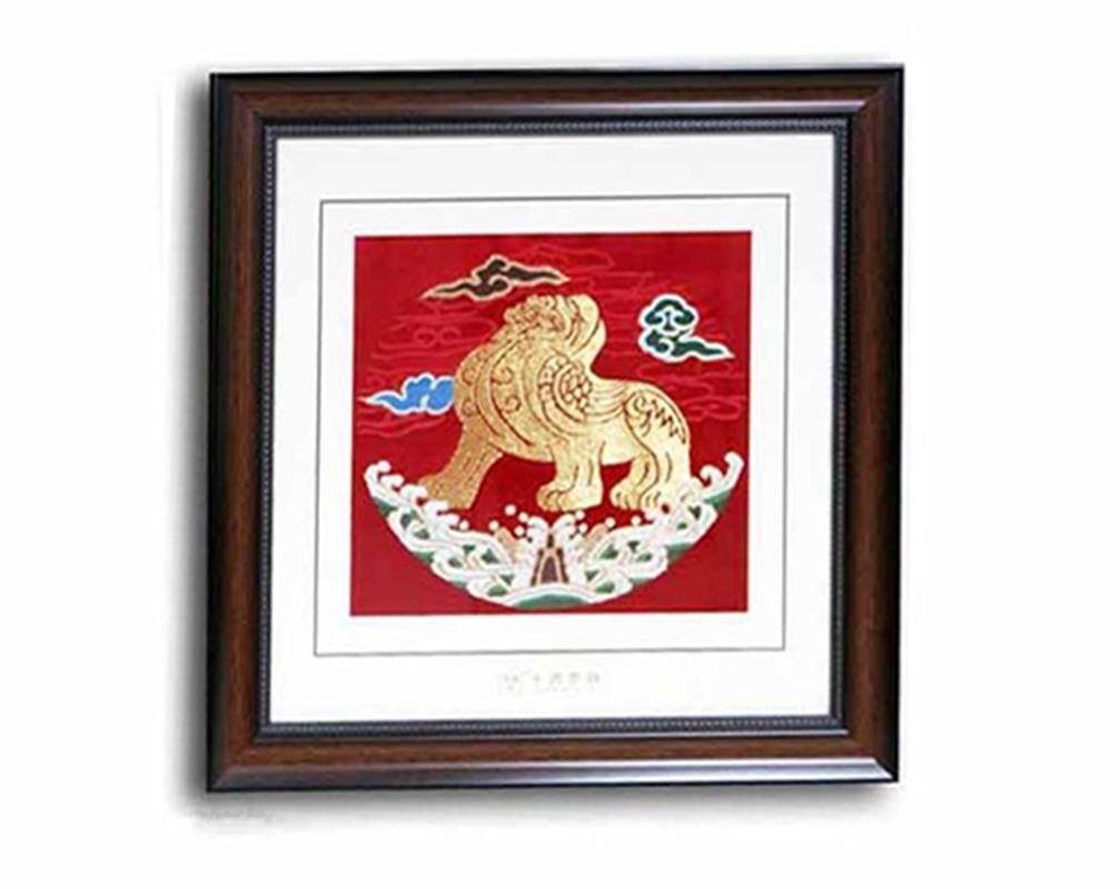 云锦海水辟邪红底框画